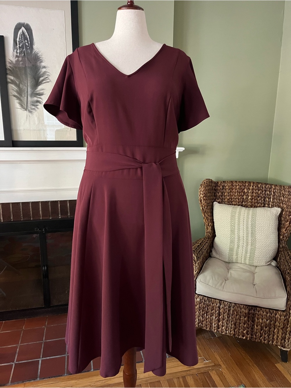 NWT Lane Bryant - Merlot High-Low Midi Dress - Flutter Sleeves - Pockets - SZ 22